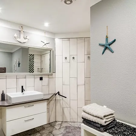 Femeer 01 * Wilhelmshaven